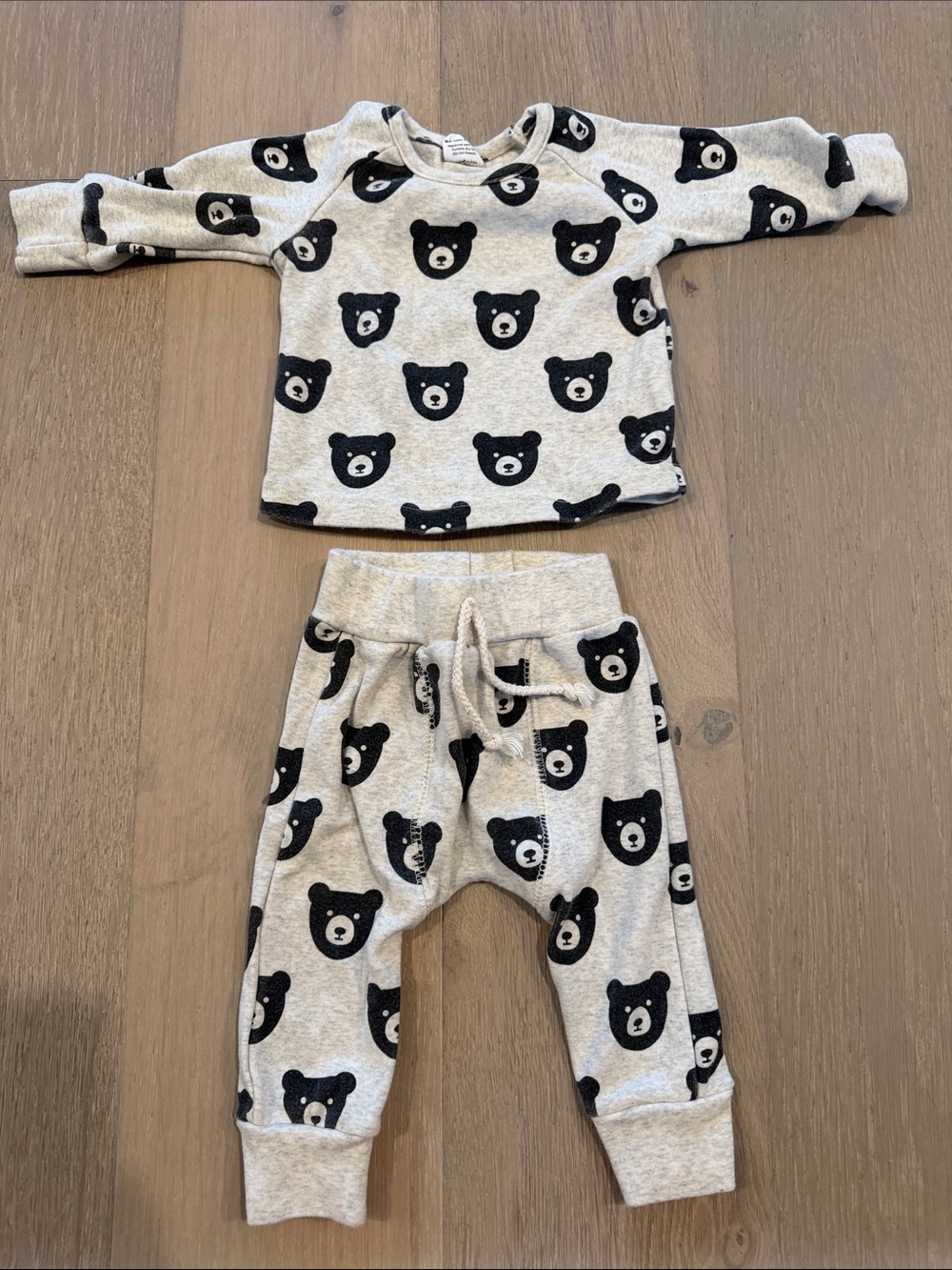 Gray Bear Print Set - Cozy Long Sleeve Top & Pants